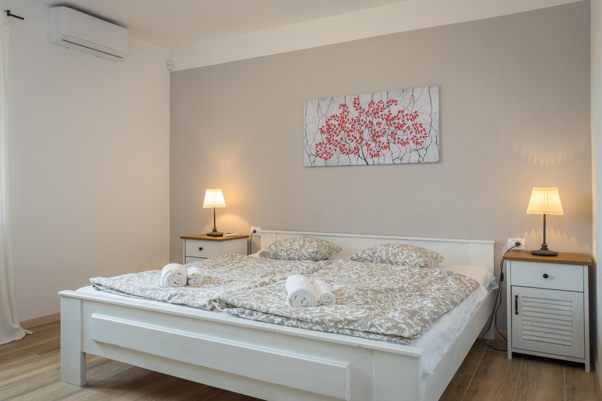 Villa Cirka In Central Istria For 14 Persons With Pool Heating & Pool Table Svetvinčenat エクステリア 写真