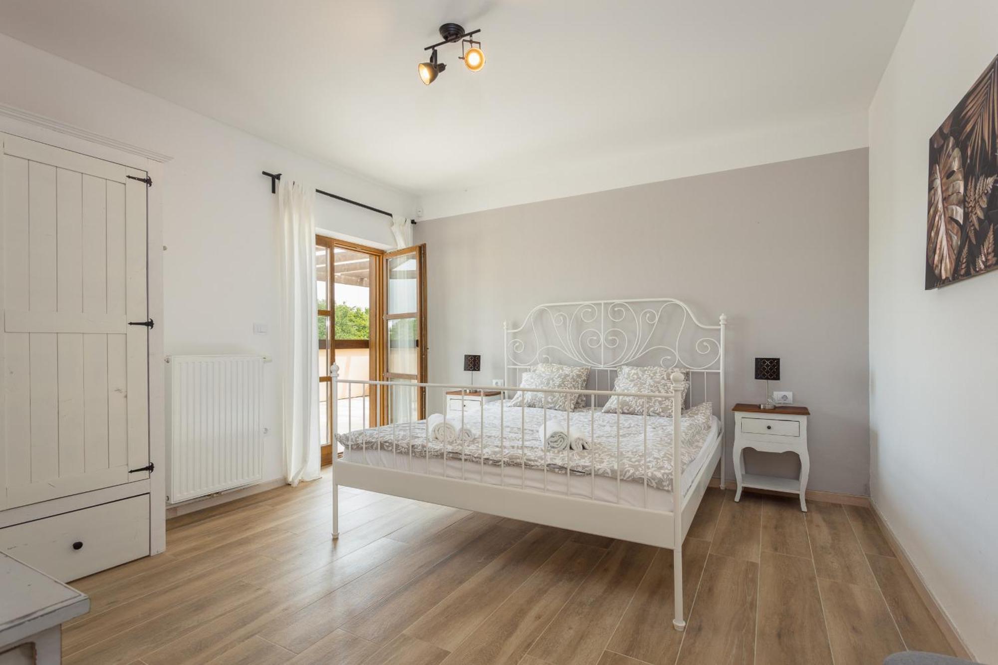 Villa Cirka In Central Istria For 14 Persons With Pool Heating & Pool Table Svetvinčenat エクステリア 写真