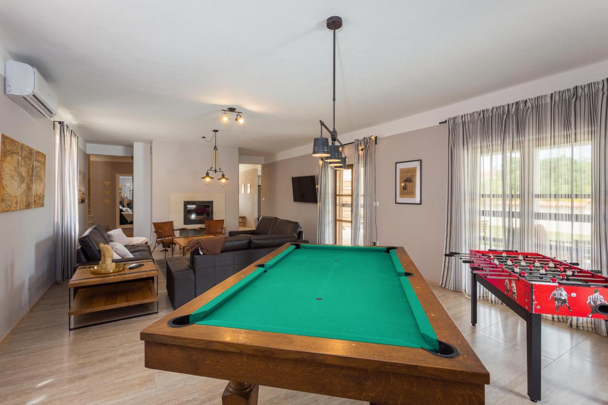 Villa Cirka In Central Istria For 14 Persons With Pool Heating & Pool Table Svetvinčenat エクステリア 写真